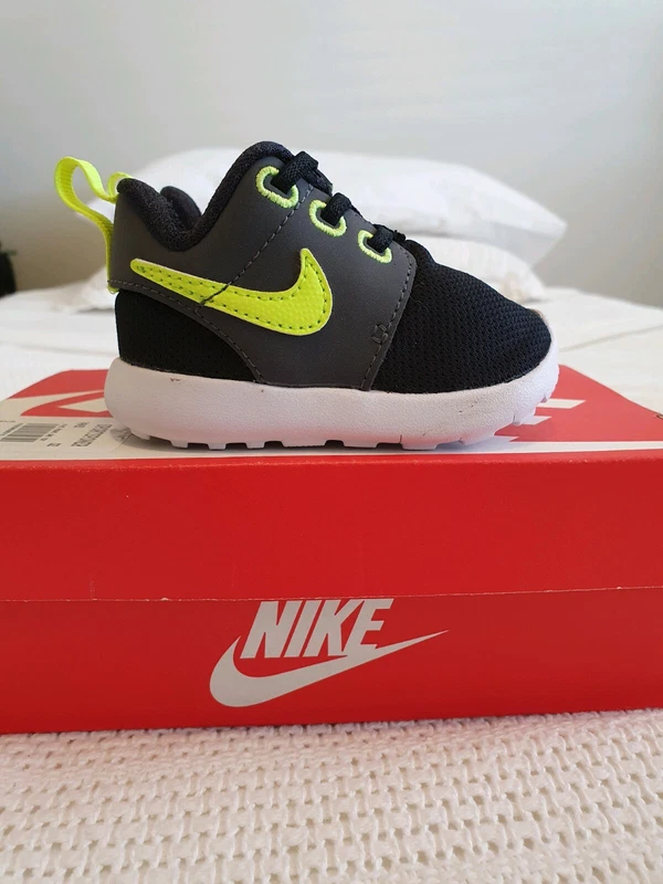 baby nike roshe