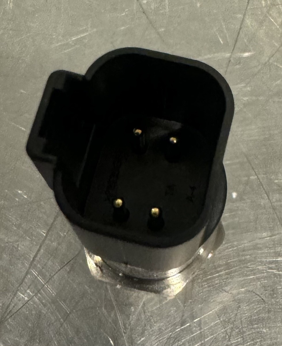ゆ 17127799184 # Radiator Hose Connector Lock Fits BMW E70 E71