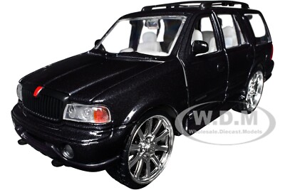 1998 LINCOLN NAVIGATOR BLACK METALLIC 1/24 DIECAST MODEL CAR