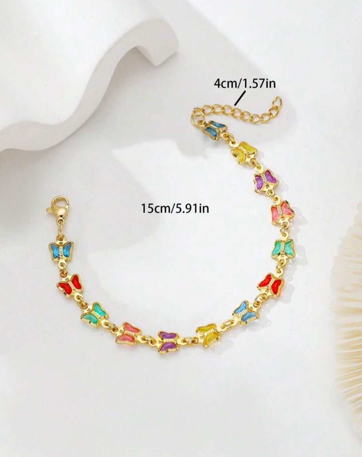 Bijoux femme chaîne papillon dorée à porter au quotidien ou en soirée