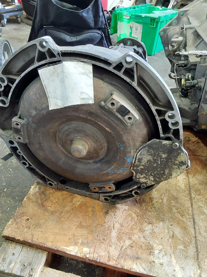 1981-1989 Mercedes 380SE Auto Transmission 140K Miles OEM 1262711701 - Image 3 of 4