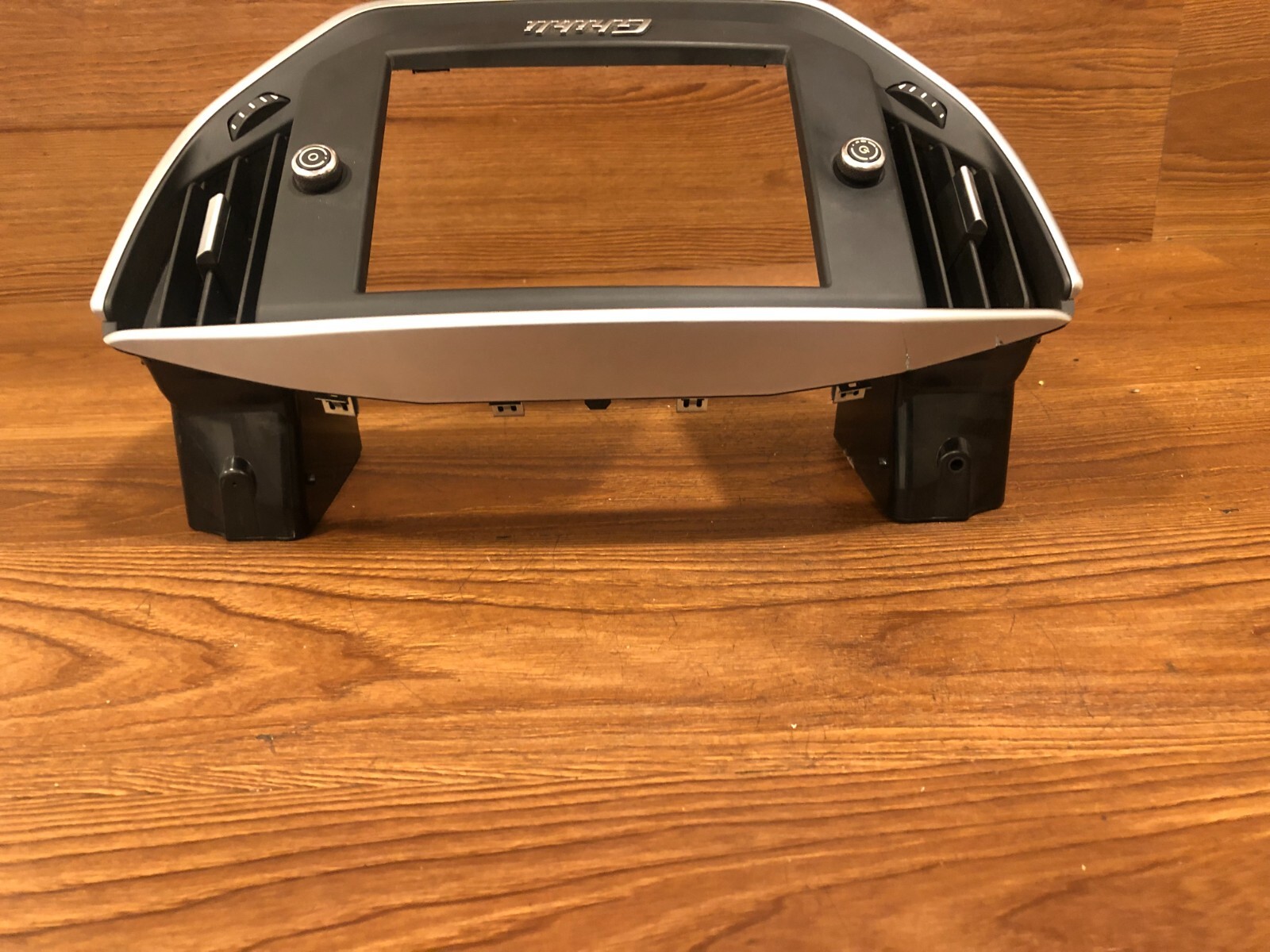 2014-2016 MASERATI GHIBLI NAVIGATION SCREEN DASH AIR VENTS W/ TRIM BEZEL OEM