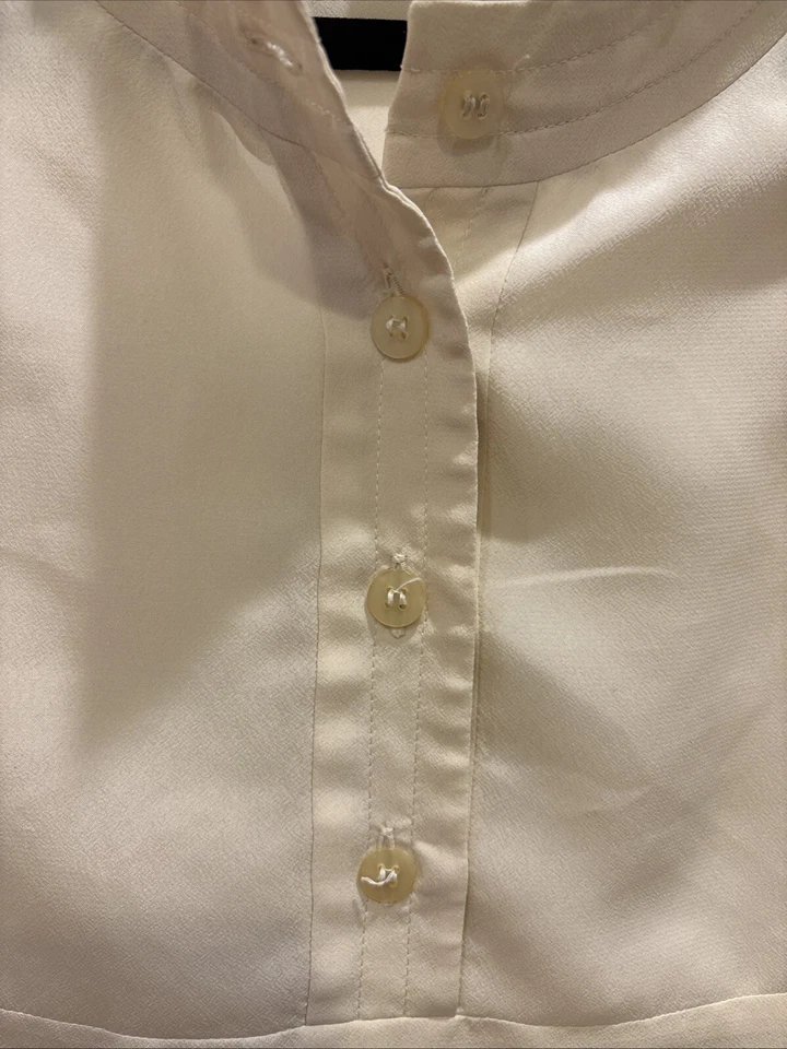 Blusa Crema Manga Corta Givenchy En Plus De Colección Talla 16w Hecha en Alemania Foto 3 de 4