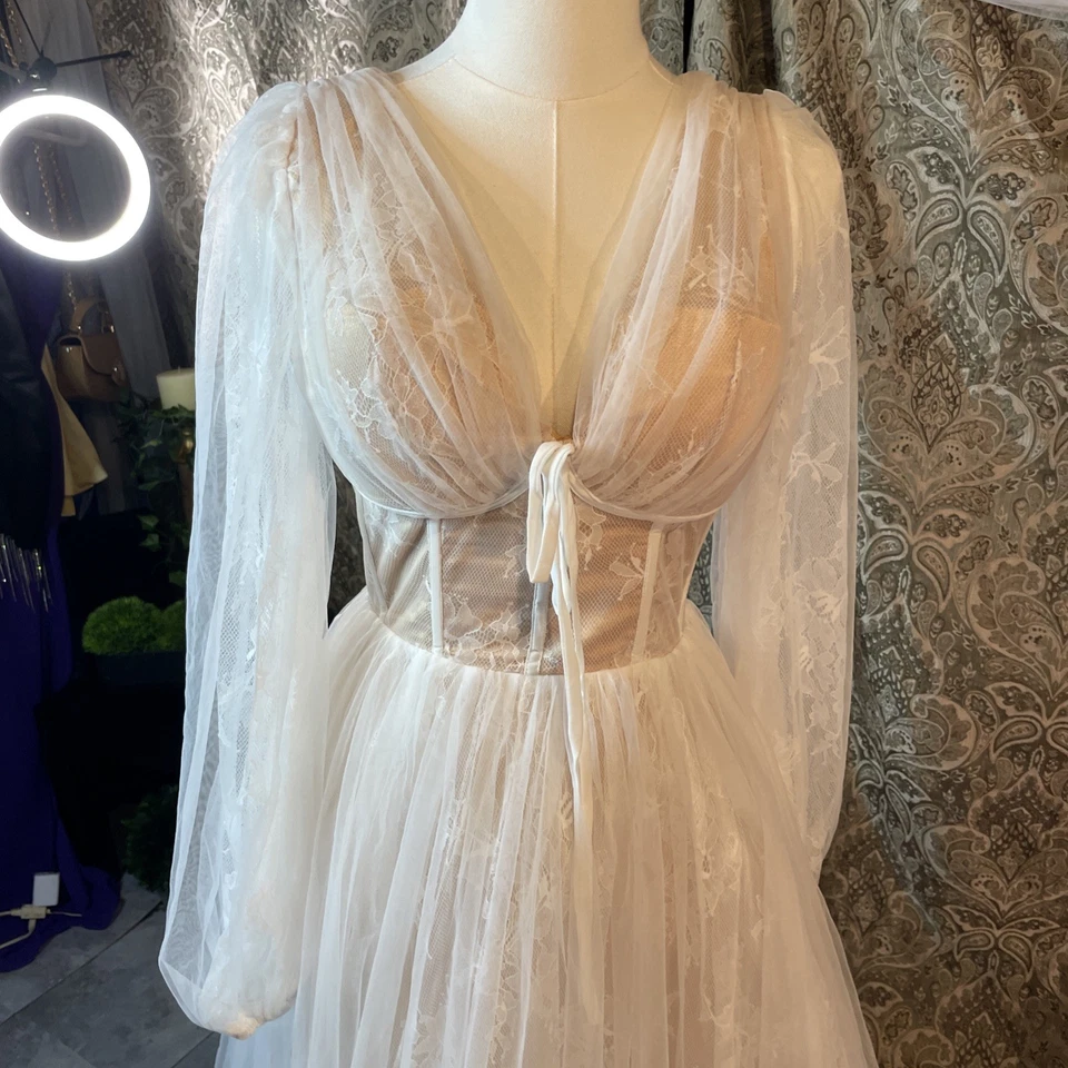 Elegant White Lace long Wedding dress with corset top and full skirt size XS￼ - Image 2 of 4