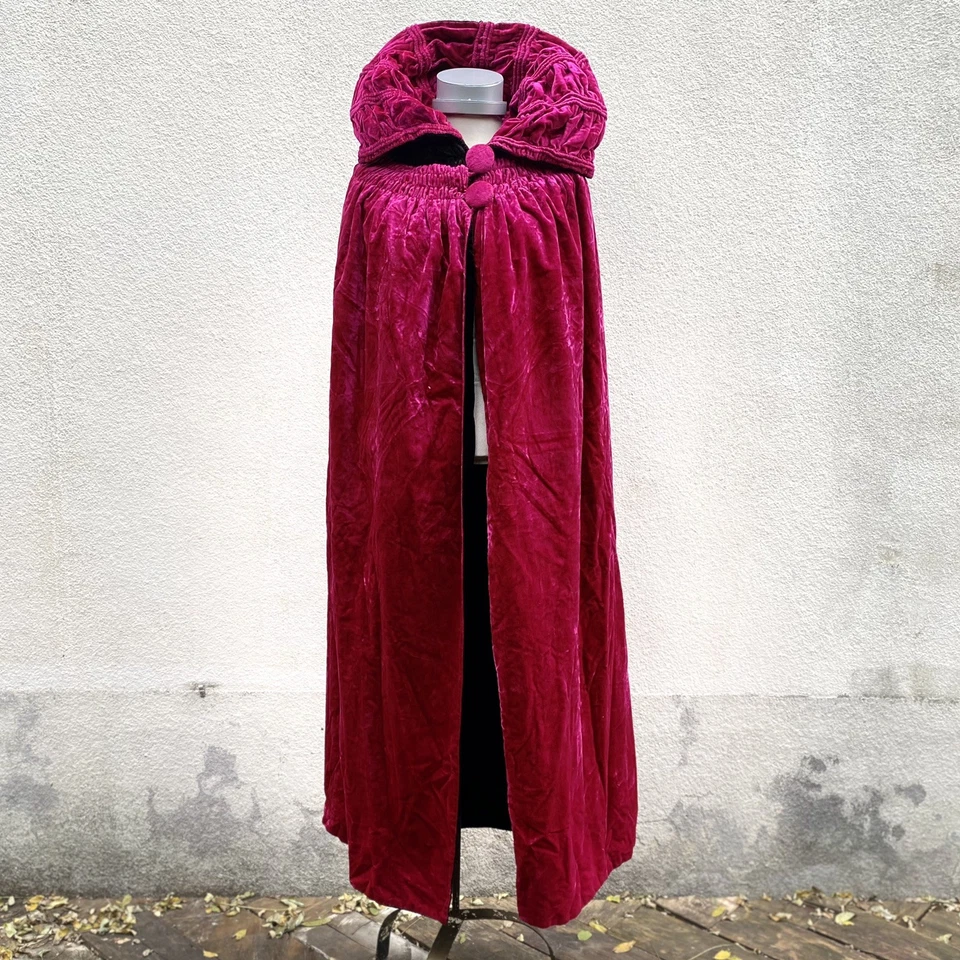 Antique 1920s Art Deco Purple and Black Fully Reversible Silk Velvet Opera Cape - Image 3 of 4