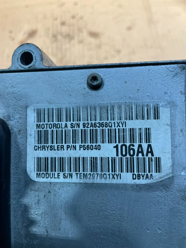 1999 Dodge Durango 5.2L módulo de computador motor ECU PCM ECM V2077 DG - Imagem 4 de 4