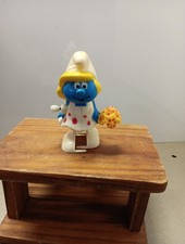 Smurfette - Vintage 1982 Wind-Up Walking Smurfs Toy With Flowers. Works Great 