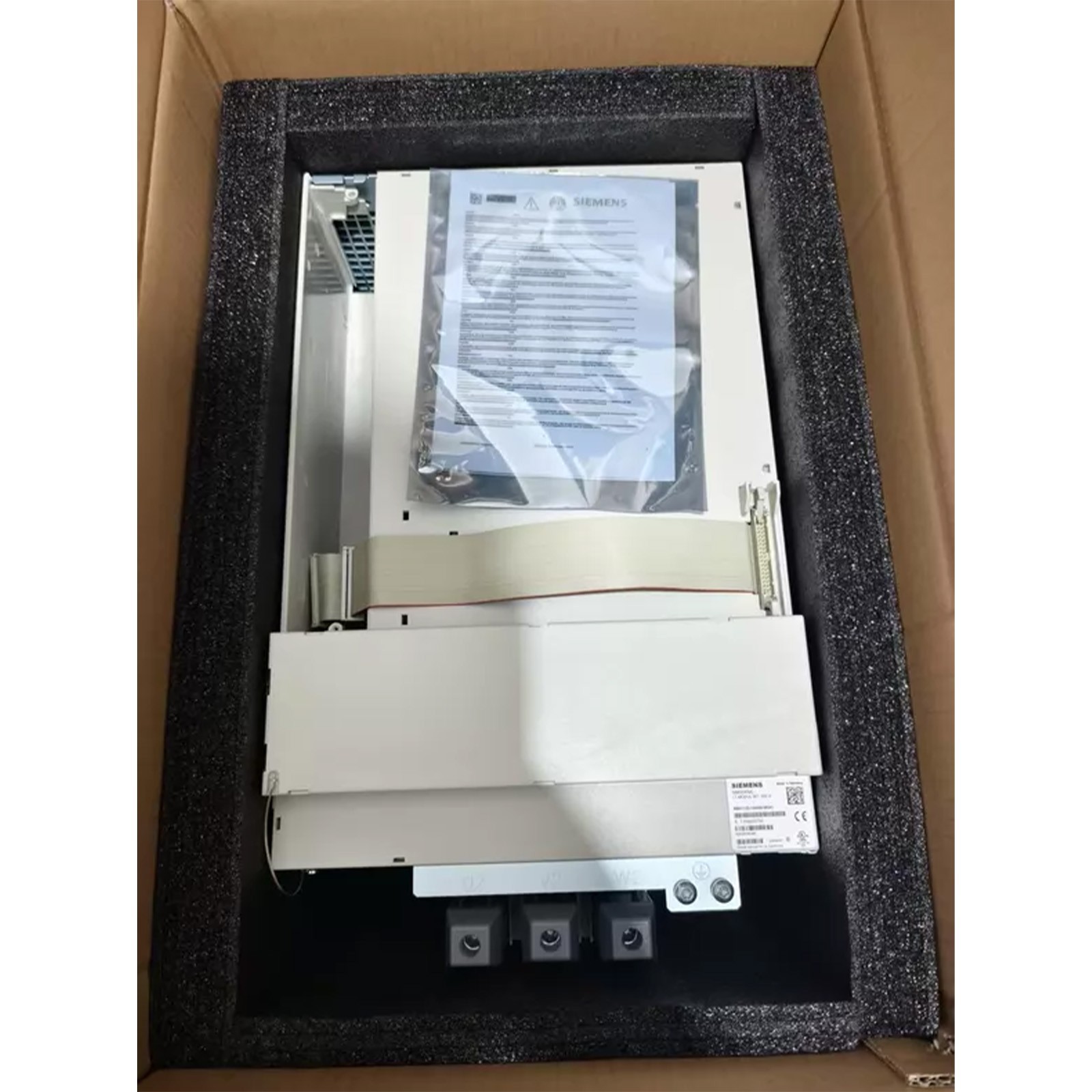 6SN1123-1AA00-0KA1 SIEMENS SIMODRIVE 611 Power Module, New-Open Box