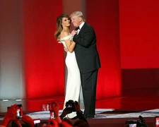 DONALD AND MELANIA TRUMP DANCE AT LIBERTY BALL PHOTOGRAPH PHOTO PRINT
