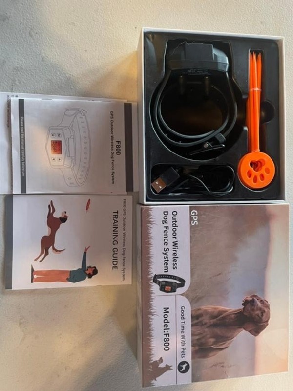 Outdoor GPS Wireless Dog Fence System Model: F800 Good Time With Pets