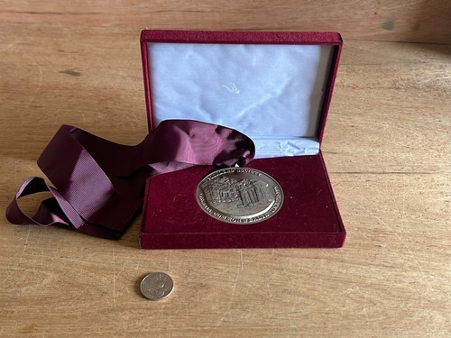 VCU Founders Society Award Medal Medallion Pendant Ribbon Vtg VA Commonwealth Un - Picture 2 of 16
