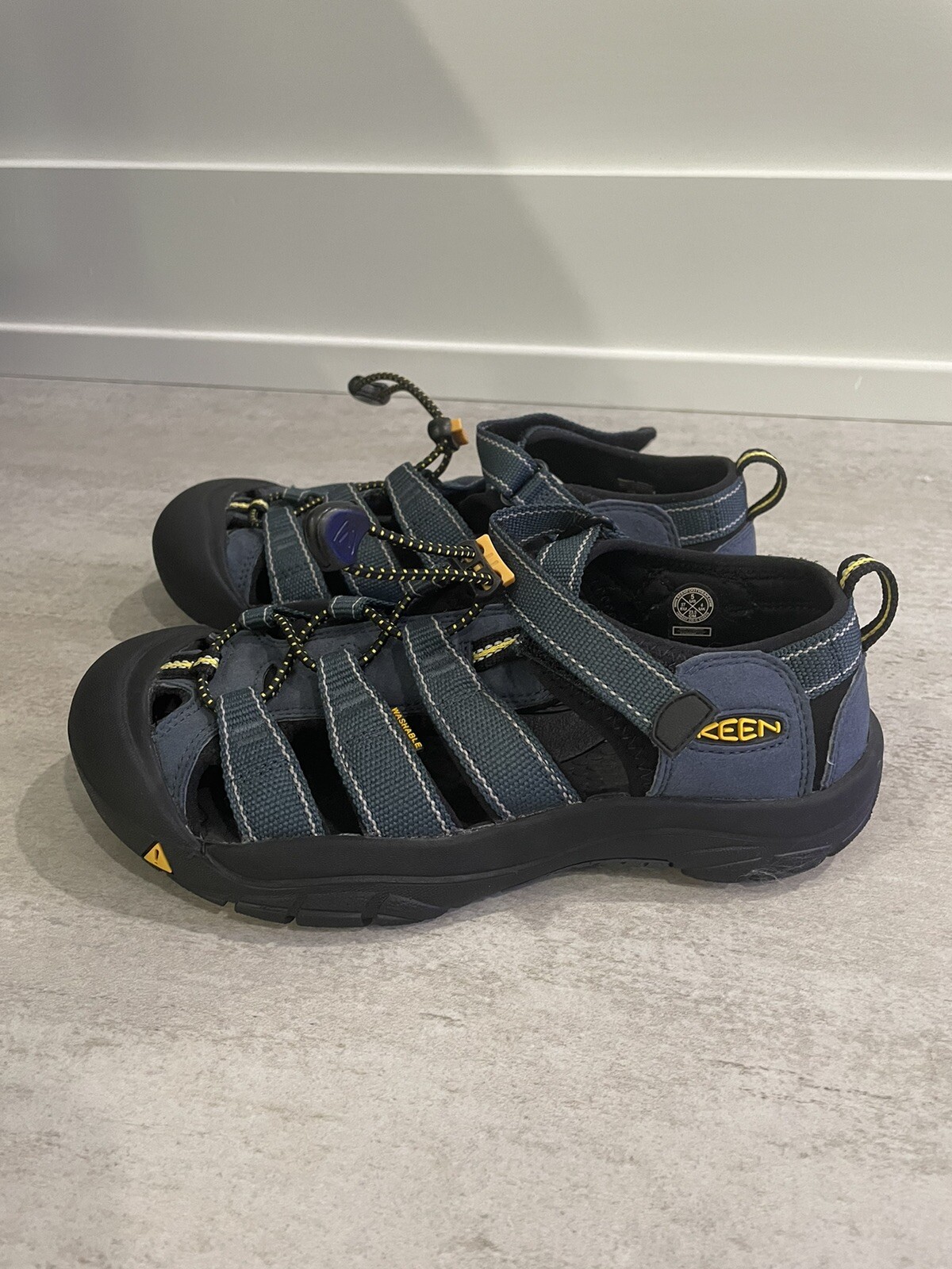 KEEN scarpe punta chiusa