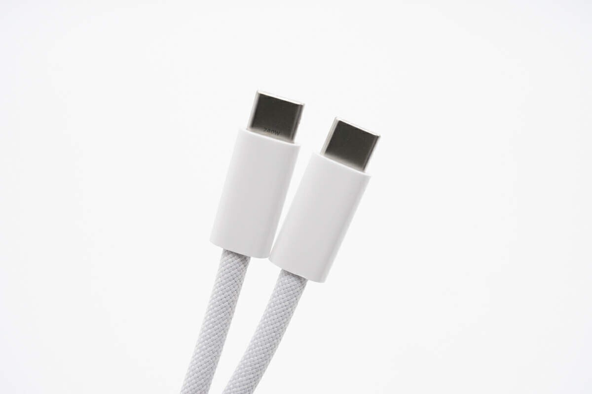 MacBookアクセサリー Apple USB-C 140W Adapter & 240W Cable 2m Apple USB-C 140W Adapter & 240W Cable 2m Apple 240W USB-C Charge
