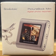 Brookstone PictureBook Mini 1.4" LCD Color Screen Digital Photo Keychain NEW
