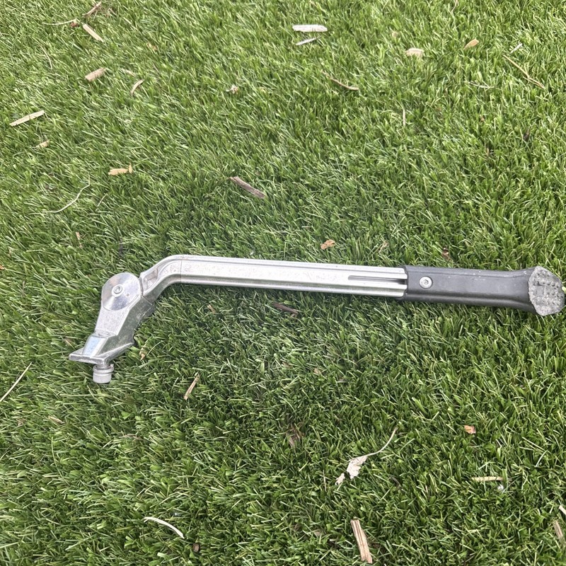 E-bike Heavy-Duty 24″-29″ Adjustable Center Kickstand