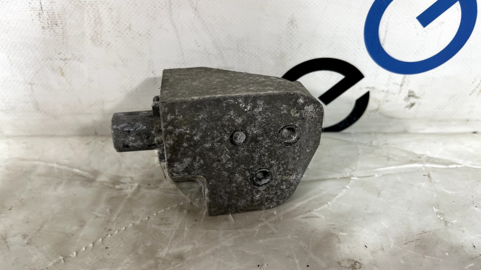 Maserati Quattroporte S LEFT & RIGHT UPPER MOUNT BRACKET OEM 2017 - 2014 -SET-