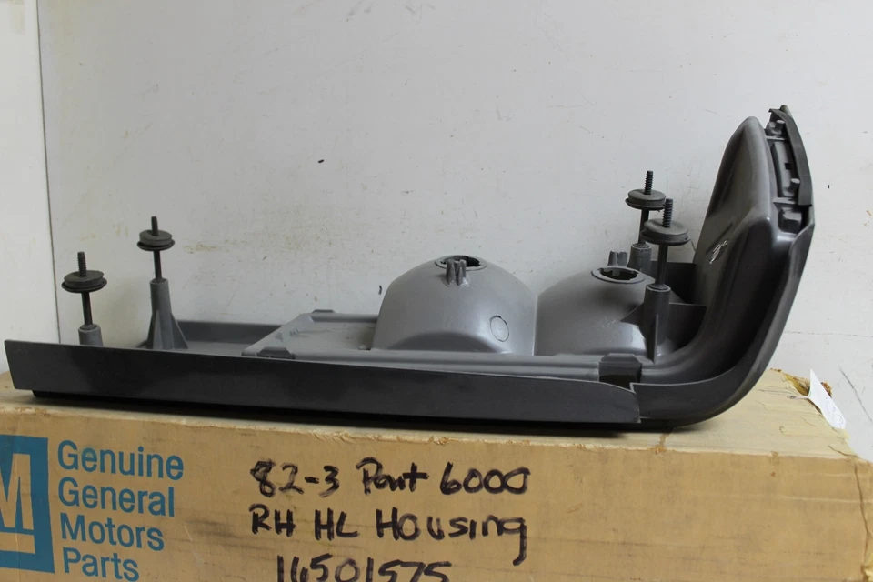 Nuevo OEM GM RH Faro Bisel Cubo 5973106 16501575 1982-83 Pontiac 6000 (FB6) Foto 4 de 4