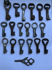 Vintage Antique 19x Solid Barrel Keys Rusty Original Condition Uncleaned