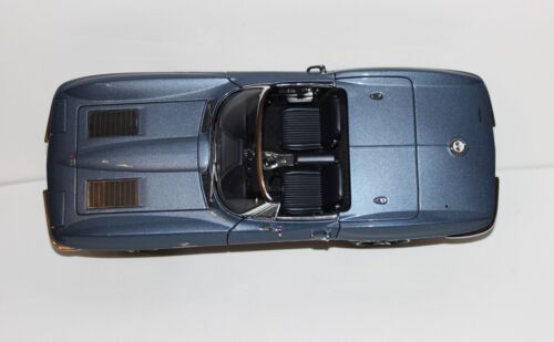 1/18 AUTOart Millenium LE 1963 Corvette Sting Ray silber blau - sehr detailliert - Bild 3 von 15