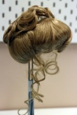 Doll Wig New Old Stock Size 12 Dk. Blonde Tallinas Doll Tendrils Updo WTAz