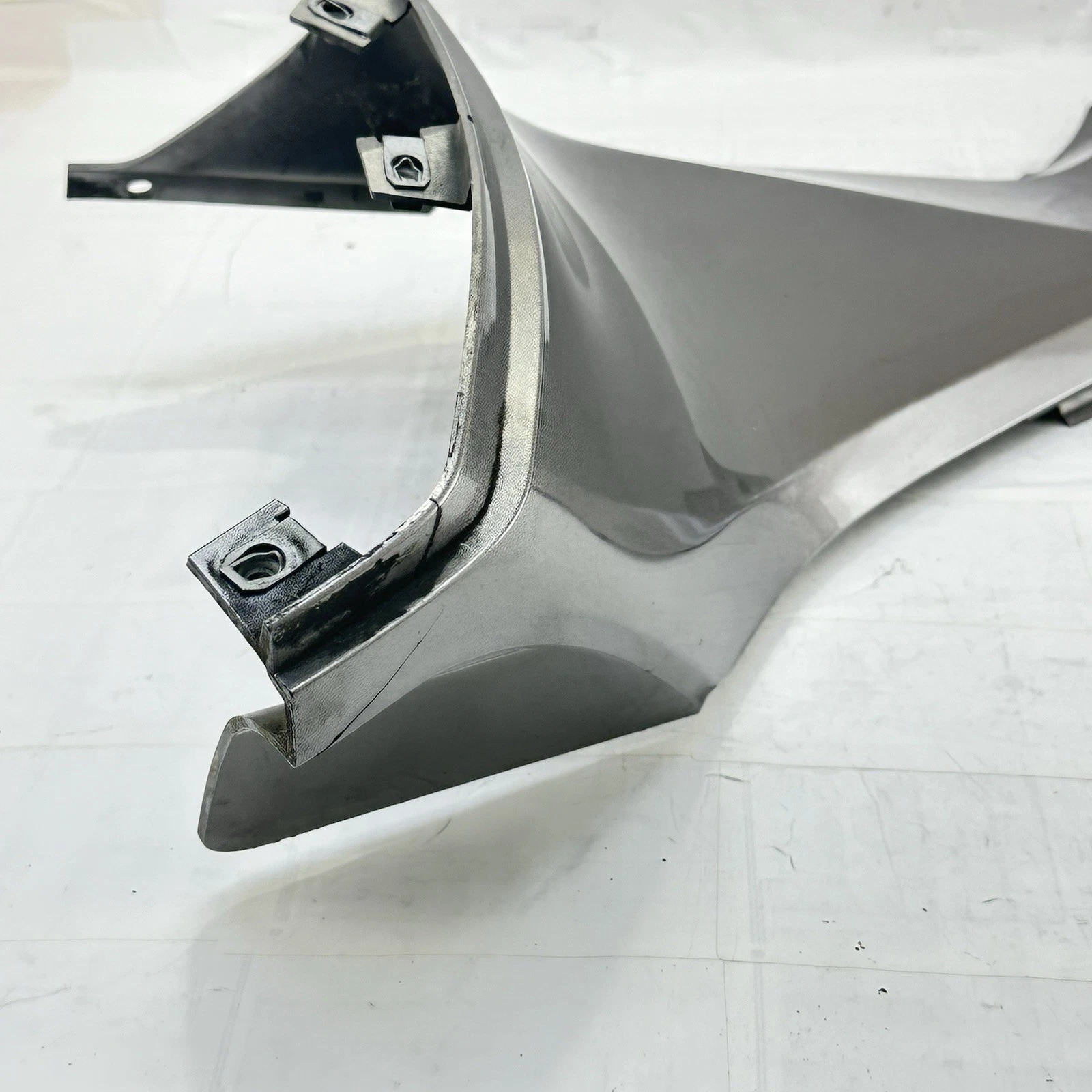 2012 CAN-AM SPYDER RT-S SE5 RIGHT SIDE FAIRING BODY LATERAL PANEL SILVER PLASTIC