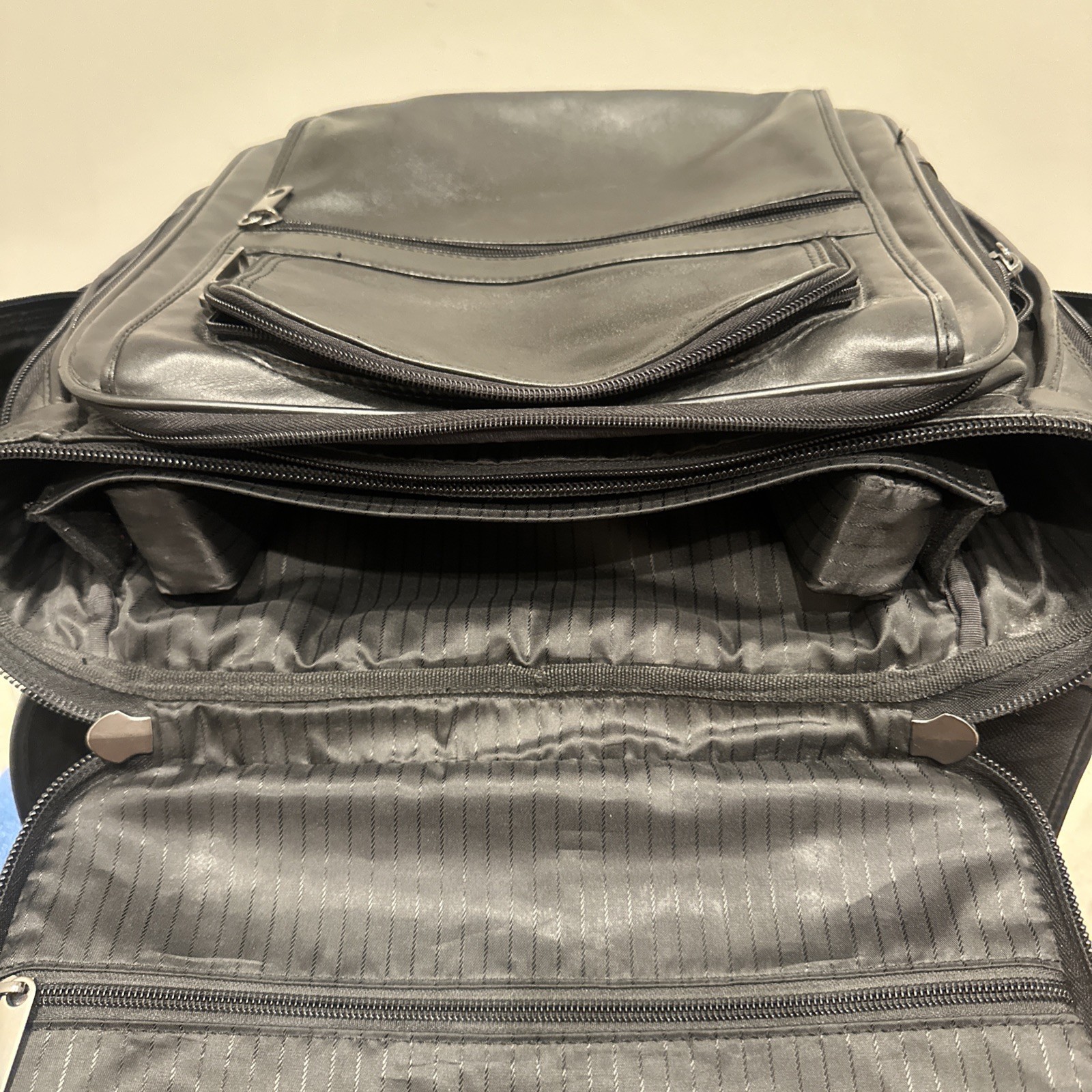 Men's Leather Backpack Simple Multifunctional Lei… - image 9