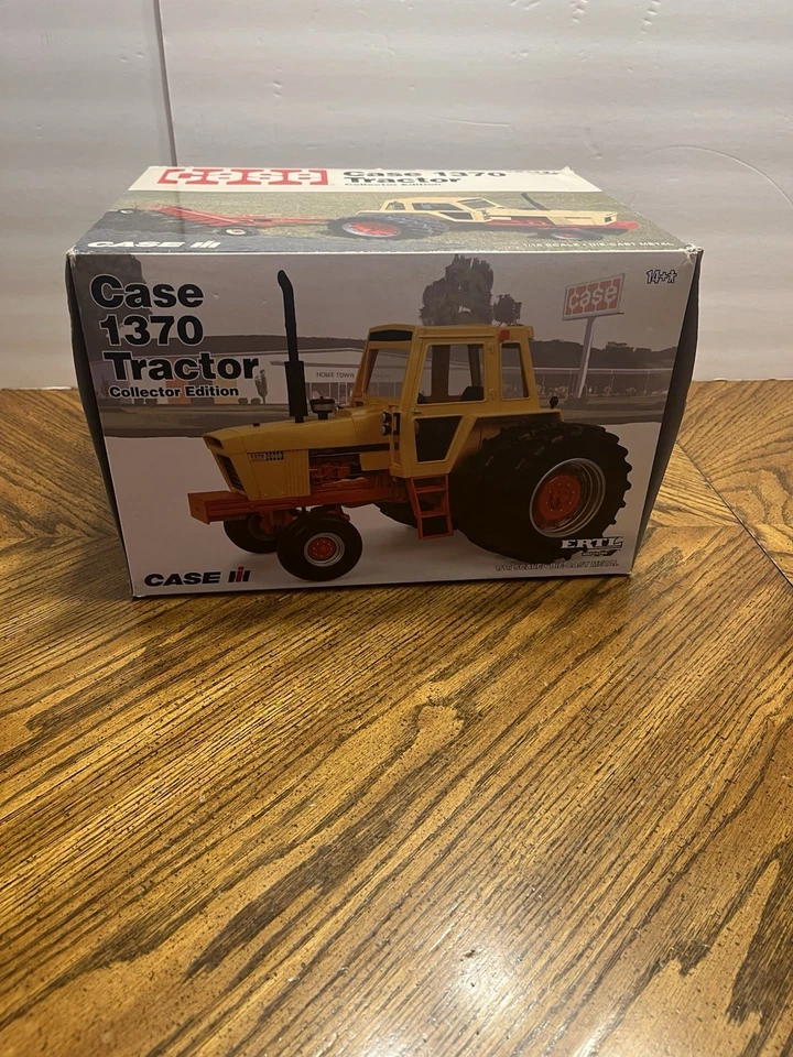 Rare NIB ERTL Britains Case 1370 Tractor Collectors Edition 1/16 Scale  - Image 2 of 4