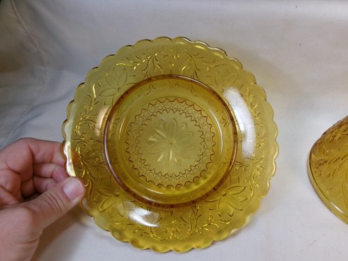 Plato de mantequilla de queso cubierto con cúpula de vidrio sándwich ámbar margarita tiara Indiana vintage - Imagen 3 de 6