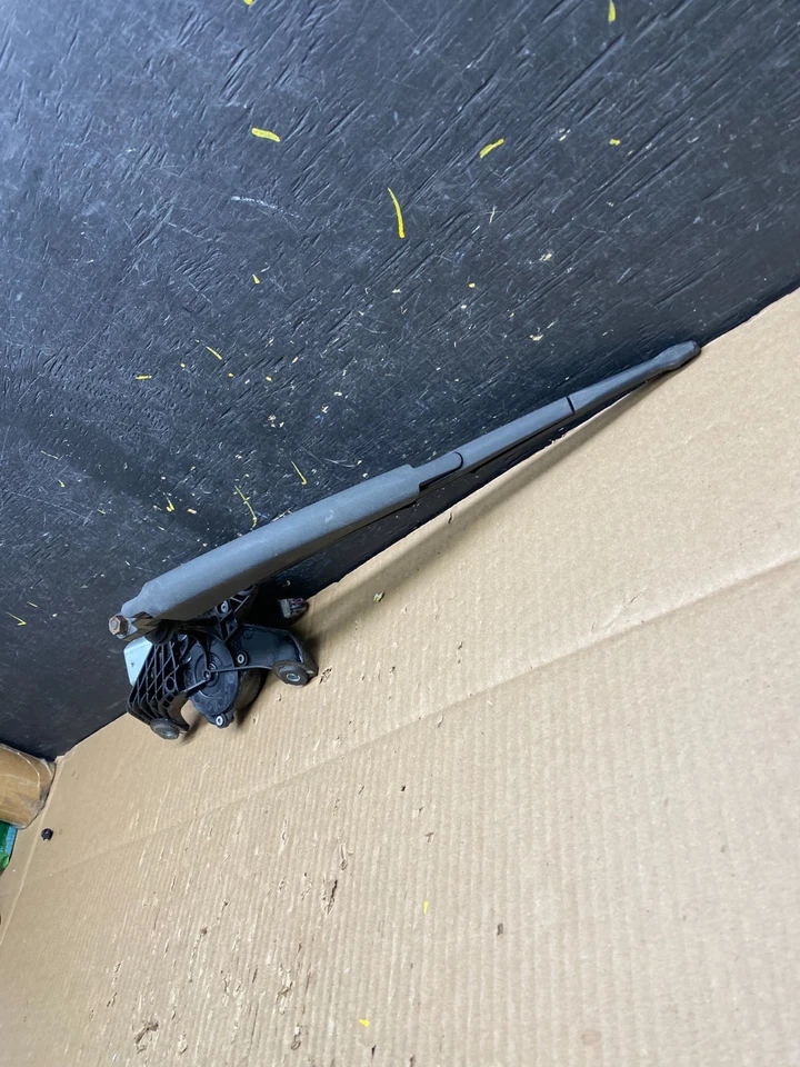 Motor limpiaparabrisas trasero Ford Edge Licnoln MKX 2011 a 2014 OEM V1562 DG Foto 4 de 4