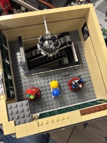 LEGO Set 10211 Grand Emporium w/ Instructions & Minifigures - Complete (no box)