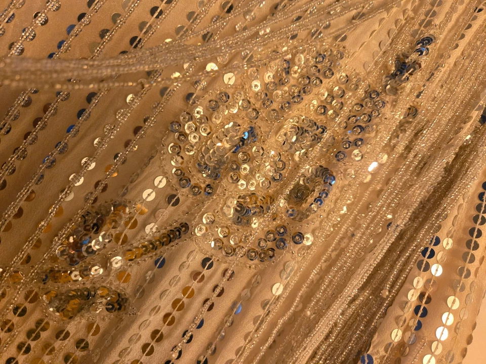 Vestido vintage blanco y plata lentejuelas cuentas 100% seda Foto 3 de 4