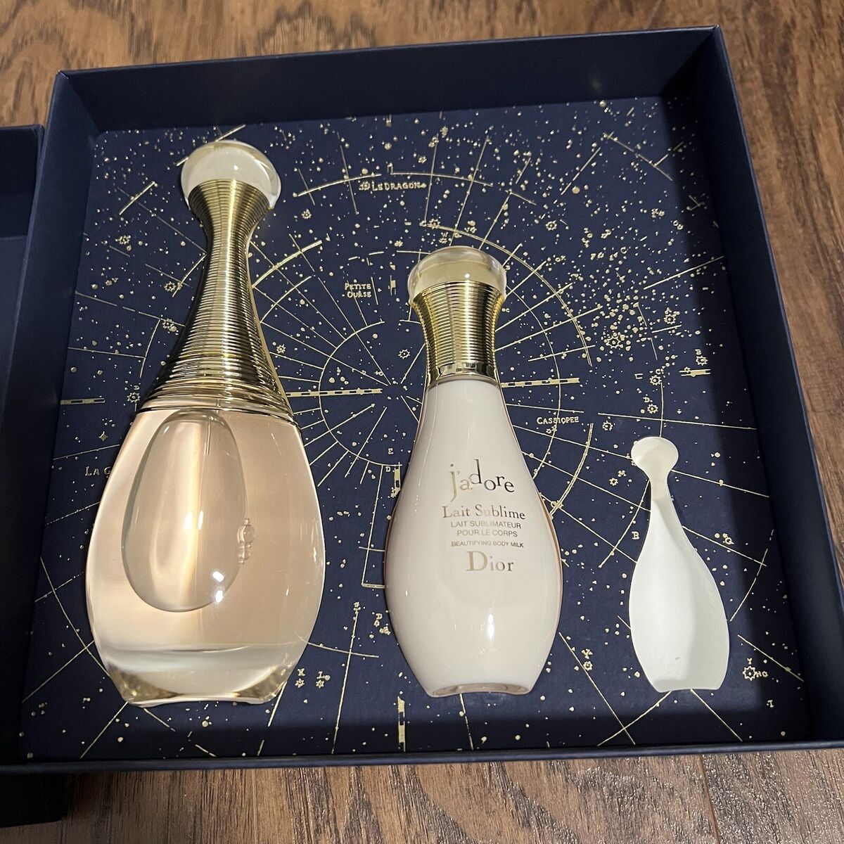 Dior J'adore Set- Eau de parfum 100ml/3.4oz + Lait Sublime Dior J'adore Set- Eau de parfum 100ml/3.4oz + Lait Sublime