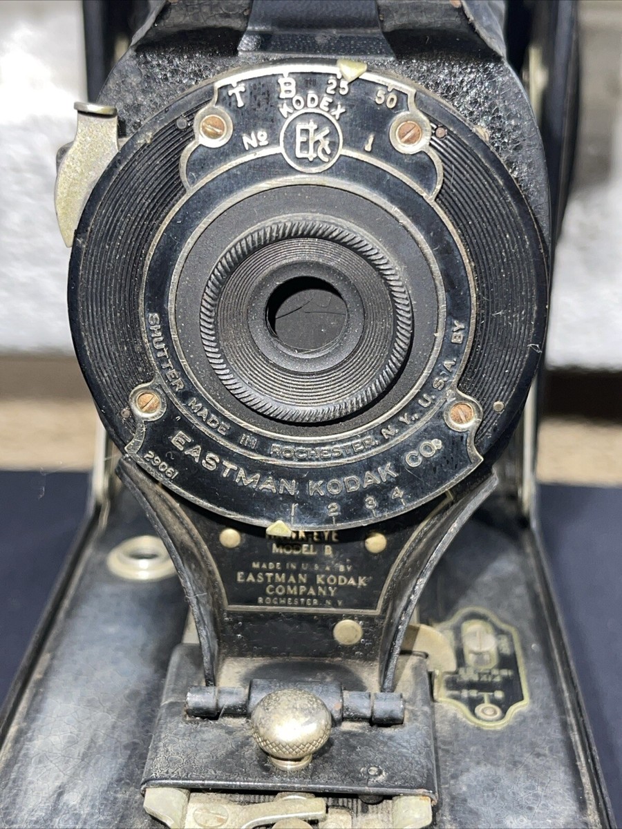 Eastman Kodak No. 2A Folding Cartridge Hawkeye Model B Camera 1926