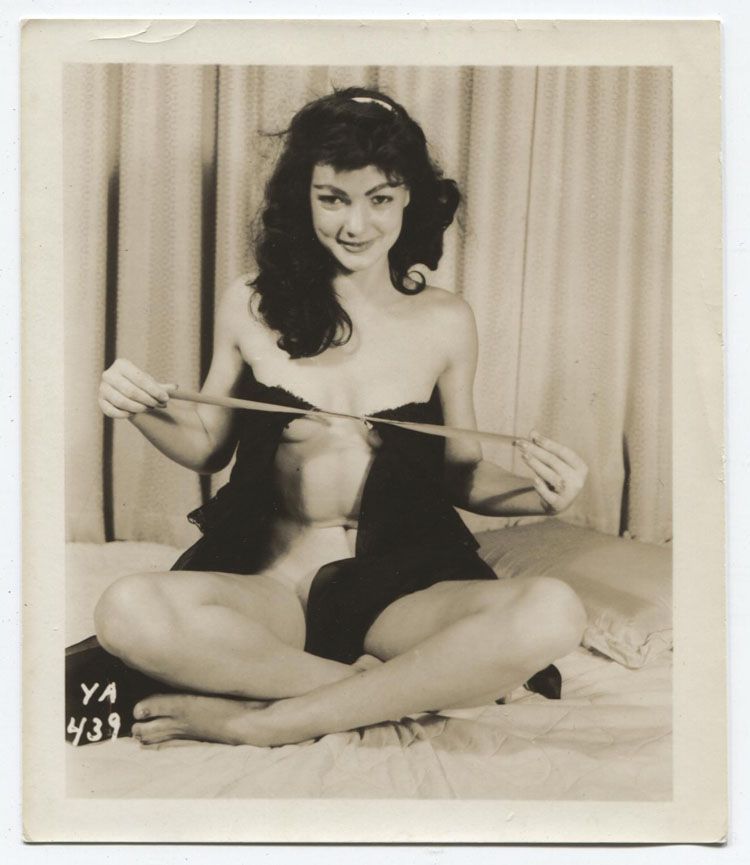 VINTAGE PHOTO CUTE SCANTILY CLAD YOUNG WOMAN. | eBay