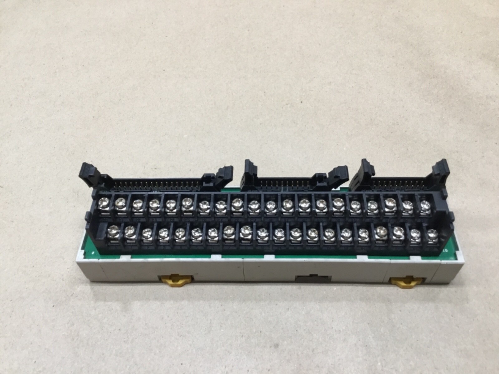Omron XW2B-40J6-2B Position Control Service Terminal Block C200H-NC211 #35B24*AD