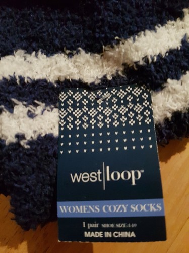 West Loop Women's One Pair of Warm Cozy Socks Sizes 4-10 Blue and White Striped - Picture 4 of 12