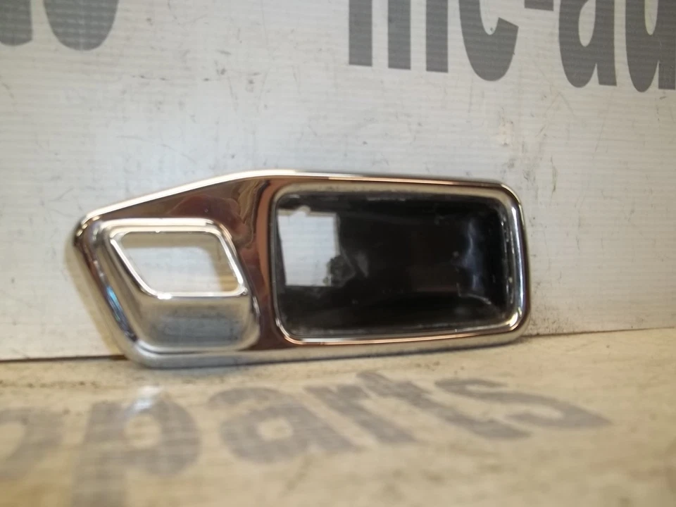 Bisel moldura manija puerta trasera o delantera derecha pasajero mercedes-benz w123 77-85 Foto 4 de 4