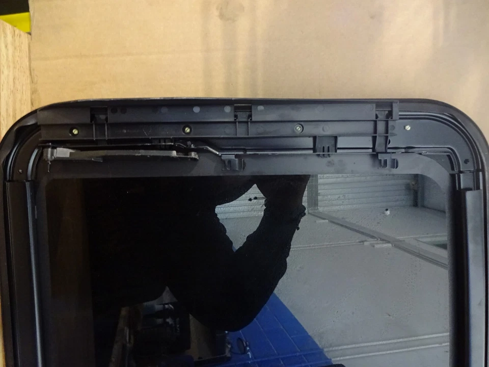 Techo corredizo montado en el techo de repuesto vidrio tintado para Jeep Grand Cherokee 2017 Foto 3 de 4