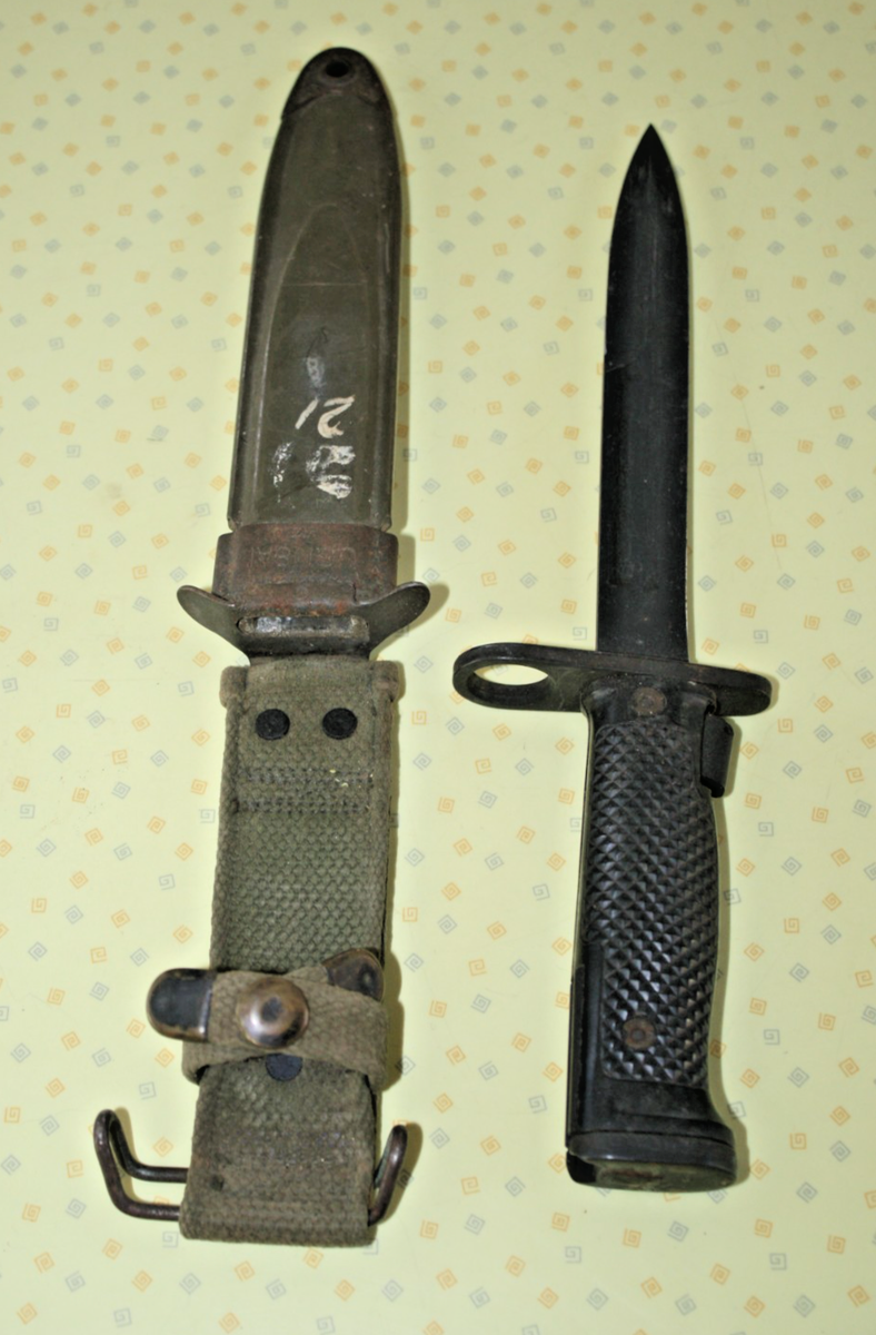 WWII U.S. M6 Bayonet IMPERIAL with U.S. M8A1 / VIZ Scabbard
