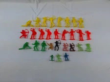 Vintage Plastic Cowboys & Indians Toy Figures Tim Mee Toys Lot Red Yellow Green