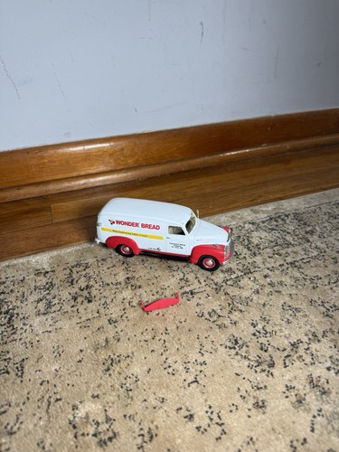 WONDER BREAD 1/34 FIRST GEAR 1949 CHEVROLET PANEL TRUCK RARE VINTAGE - Picture 3 of 24