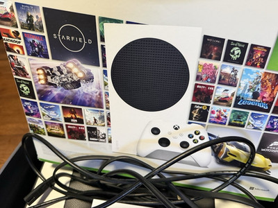 Microsoft Xbox Series S 512GB  Console w/ Wireless Controller & Charging Station