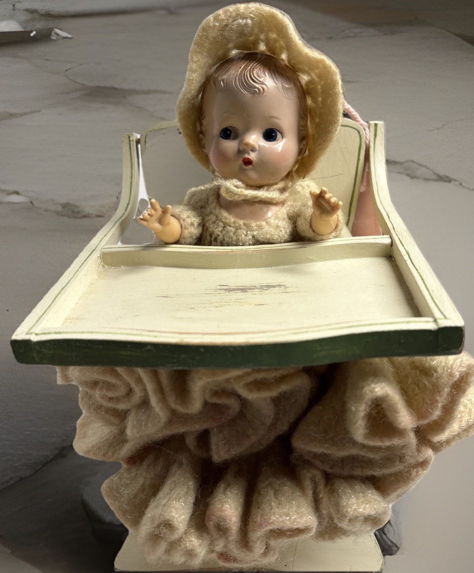 Vintage Marilyn Core&rsquo;s Antique Doll distressed High Chair￼14 Inch Tall