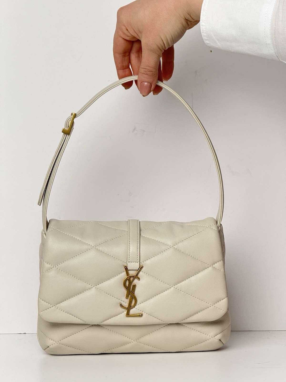 Borsa a tracolla Saint Laurent pelle di agnello trapuntata Le 57 Diamond crema