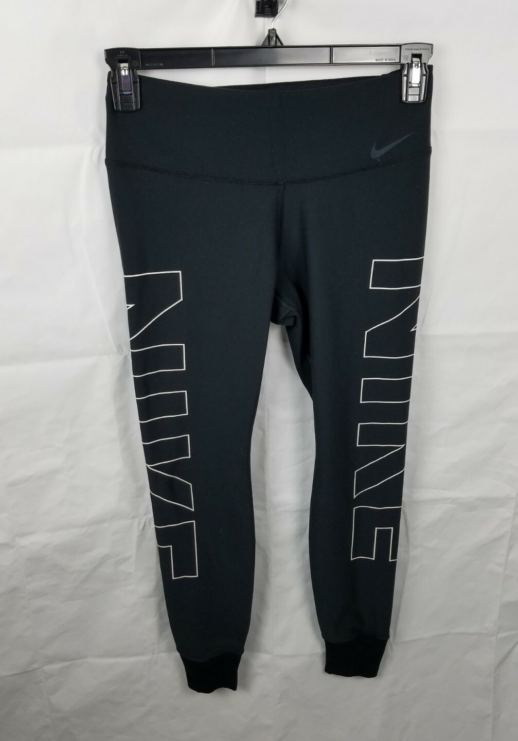 women's dri-fit cropped training sweatpants