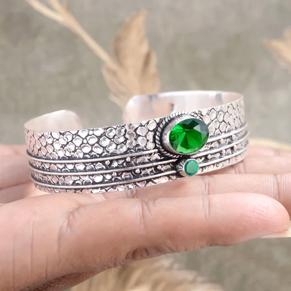 Brazalete de regalo de amor de plata de ley 925 con piedras preciosas de ónix verde y diopsido de corte ovalado Foto 4 de 4