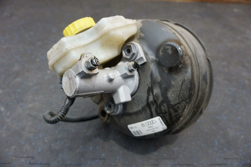 Cilindro maestro de refuerzo de freno 423612107B 3D0611301B OEM Audi R8 tipo 42 2008-15 Foto 3 de 4