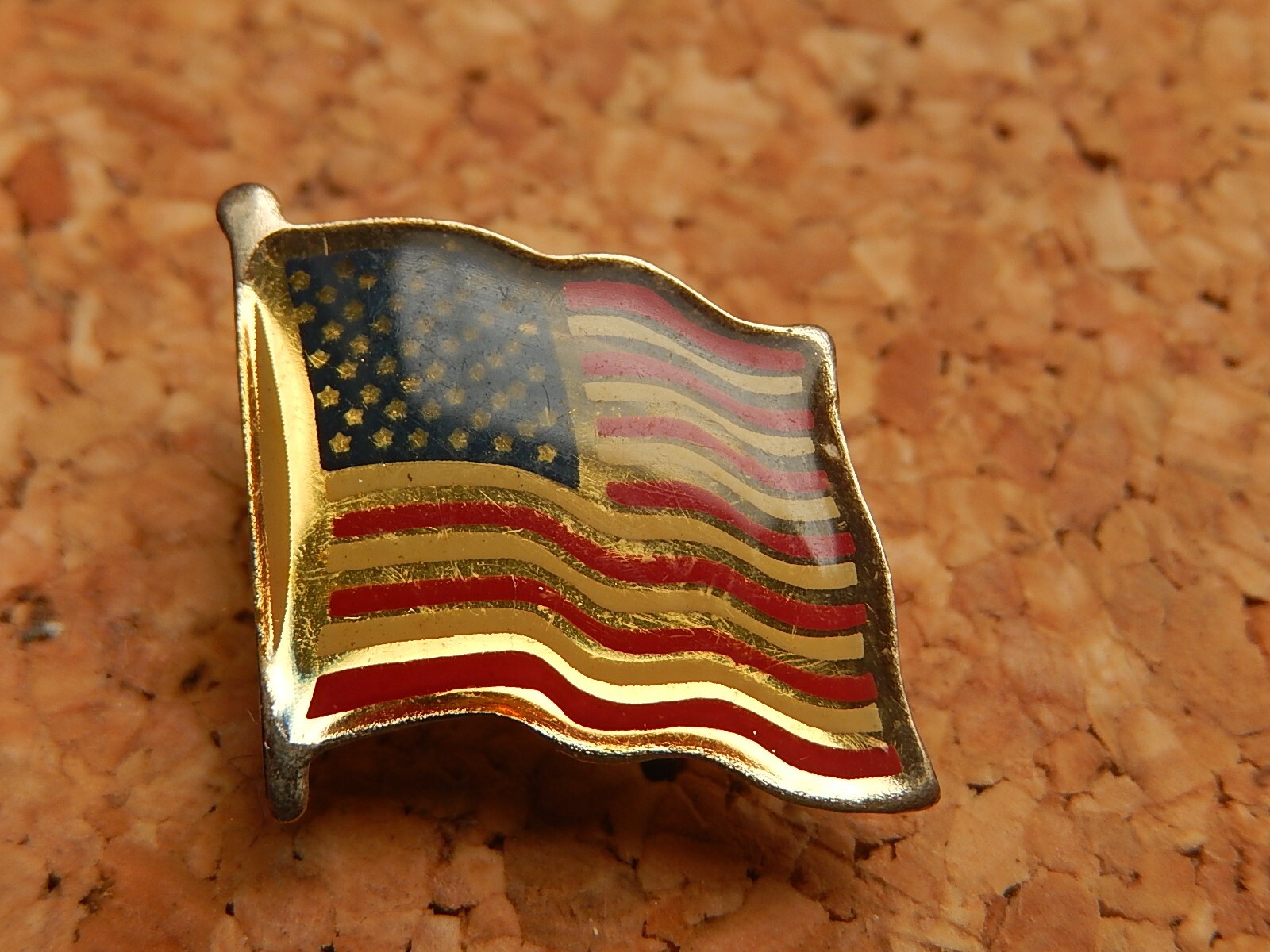 Pin's Drapeau Américain - État Du Maine, Carte USA, Neuf Sans Marque