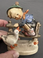 VTG Goebel Hummel Figurine Barnyard Hero 195 2/0 TMK4 Germany 1964-1972 3.75”