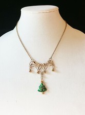 UNBRANDED - GOLDTONE ENAMEL CHRISTMAS TREE PENDANT - 17"